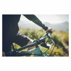 Éclairage Vélo Lezyne Macro 1300 Xl 7 Éclairage Vélo Lezyne Macro 1300 Xl -VTT Soldes 1 LED 4 V617 1