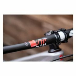 Cintre En Aluminium XLC HB-M16 Pro Ride 7 Cintre En Aluminium XLC HB-M16 Pro Ride -VTT Soldes 2501503500 1
