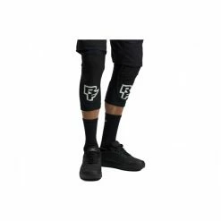 Genouillères Race Face Covert Stealth