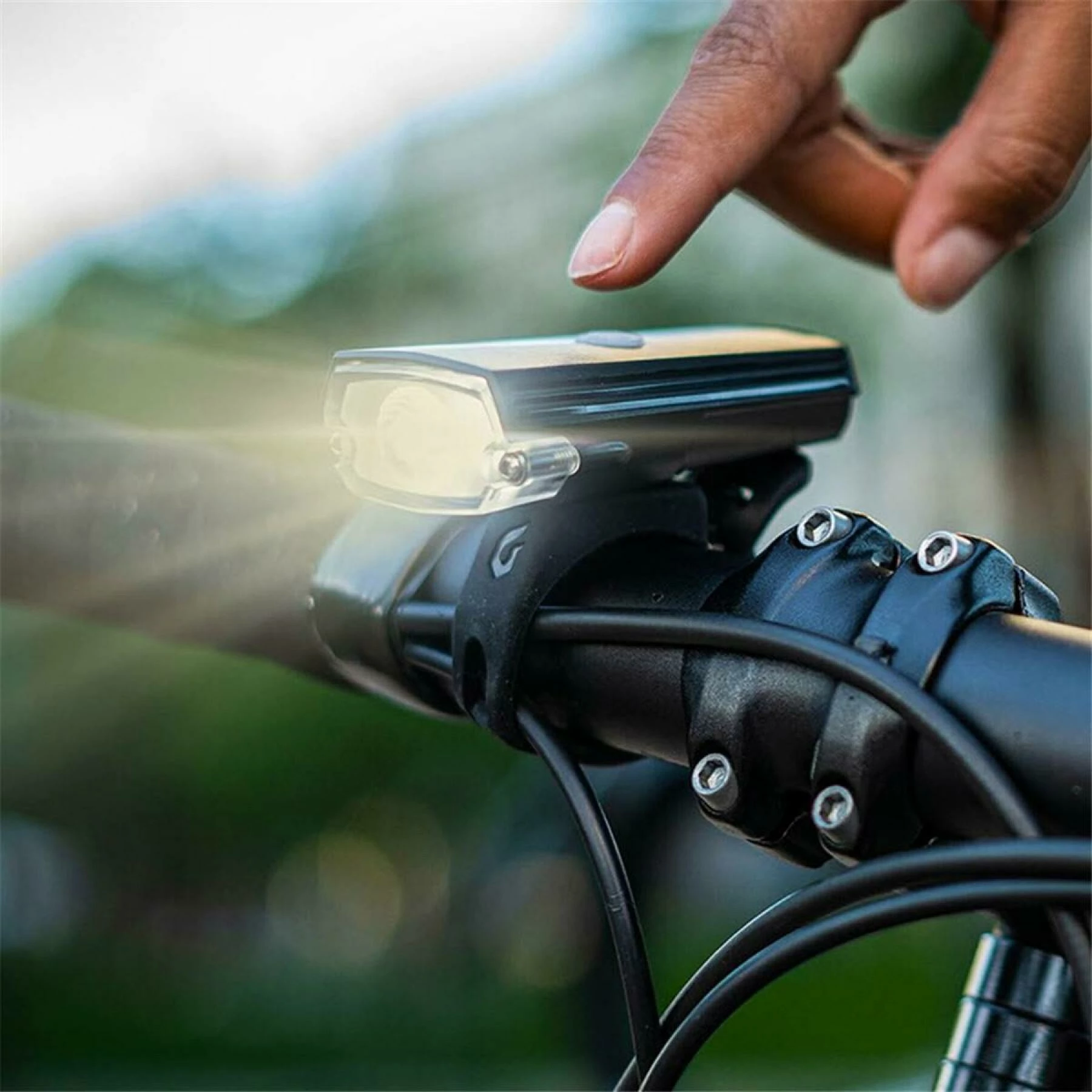 Éclairage Vélo Avant Blackburn Dayblazer 550 11 Éclairage Vélo Avant Blackburn Dayblazer 550 – Image 9